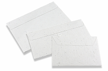 Sobres de papel plantable con semillas incrustadas