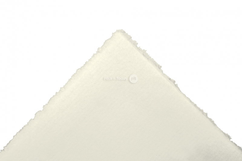 Sobres y tarjetas de papel hechos a mano